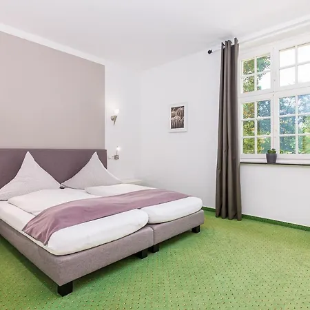 Und An Der Kost Hotel *